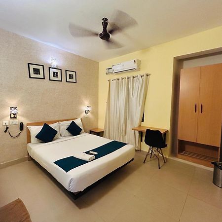 Crayons Hotel Chennai Exteriör bild