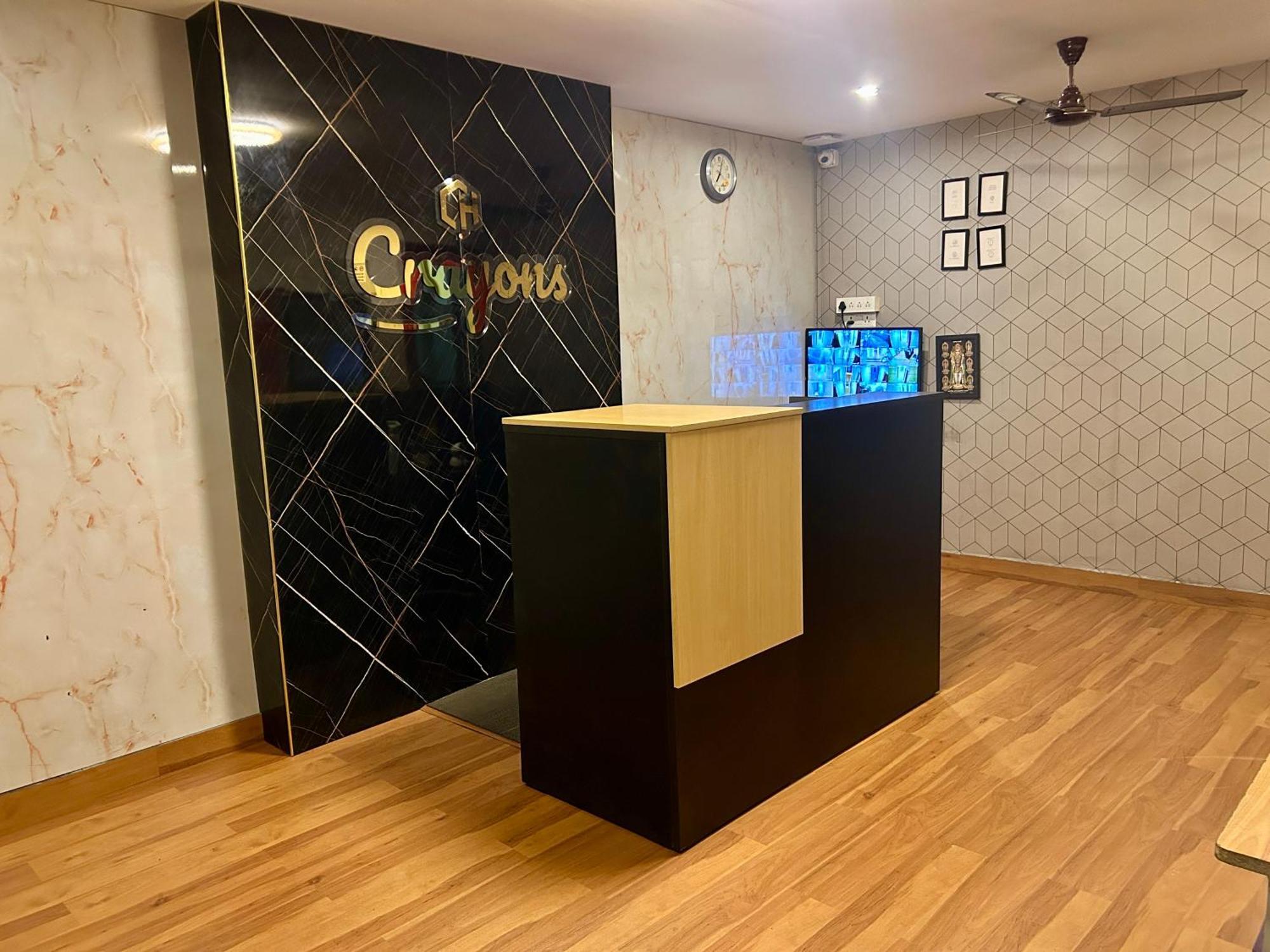 Crayons Hotel Chennai Exteriör bild
