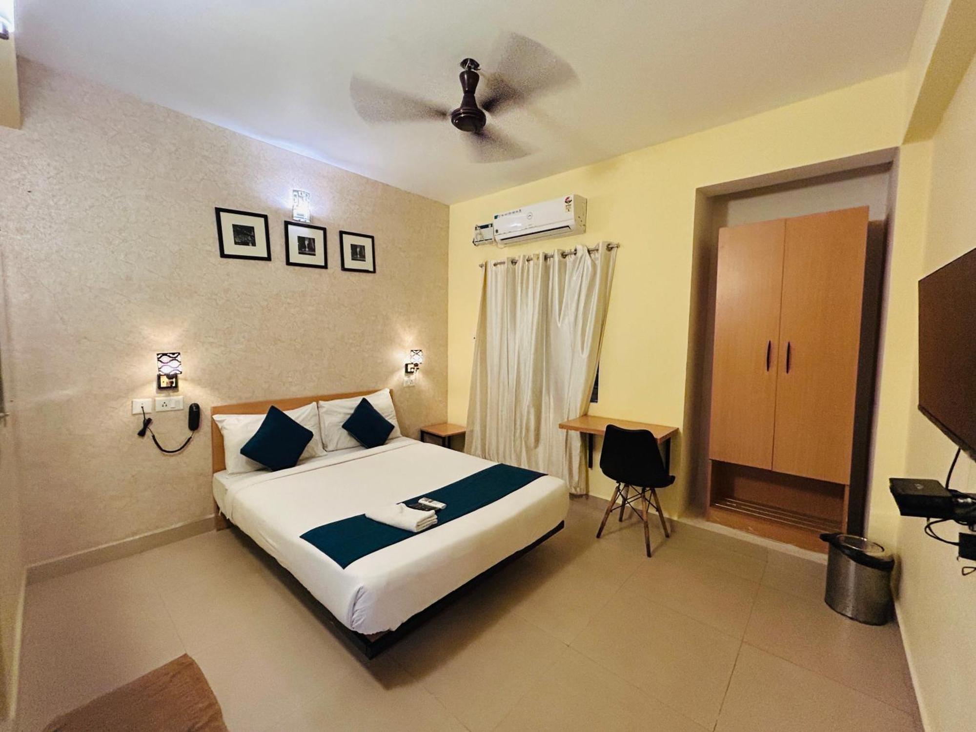 Crayons Hotel Chennai Exteriör bild